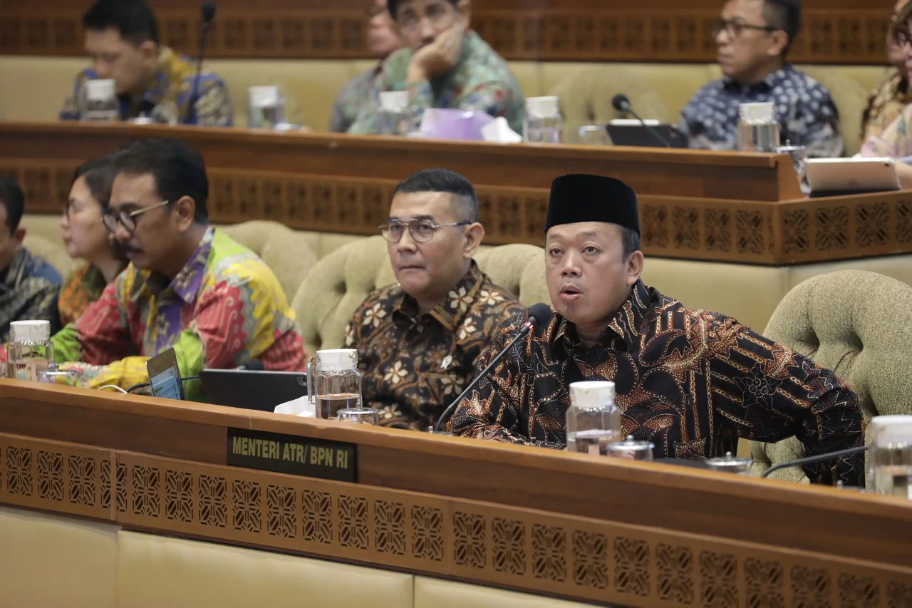 Menteri ATR/BPN Bahas...