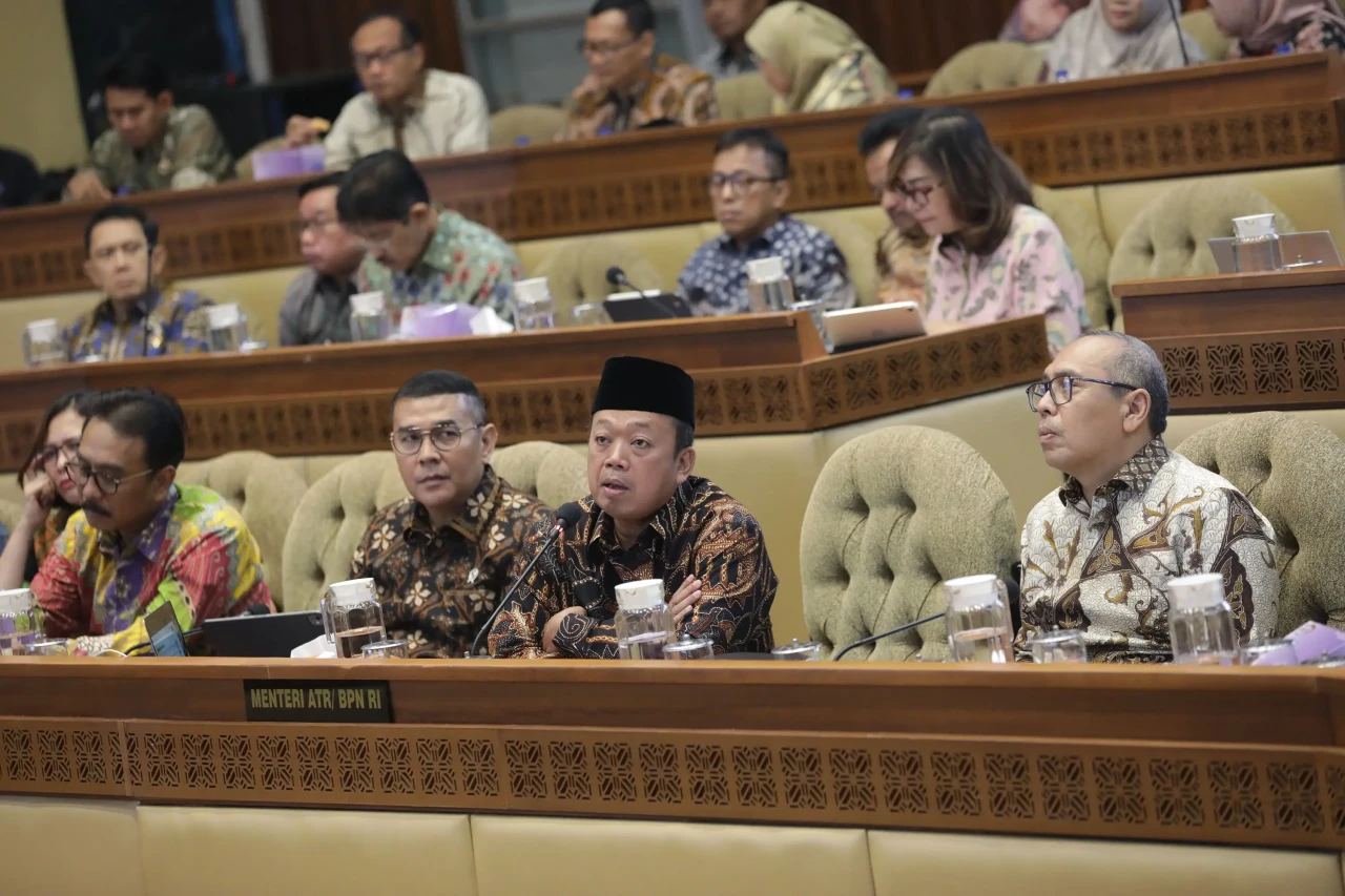 Menteri ATR/BPN Bahas...