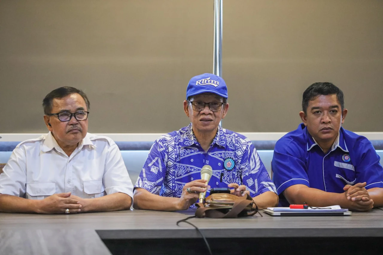 Serikat Pekerja Tembakau...