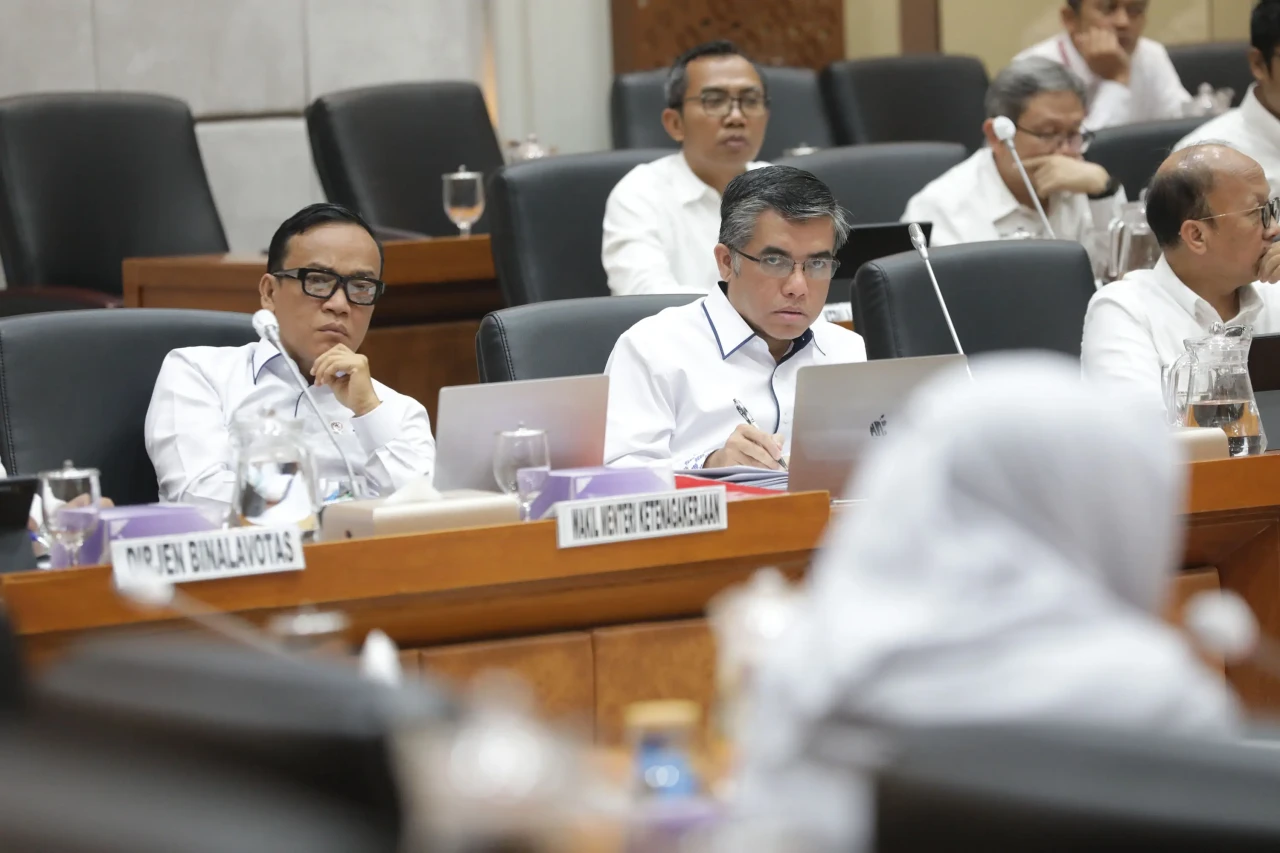 Raker Komisi IX DPR...