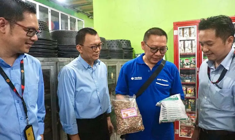 Kunjungi Nasabah di...