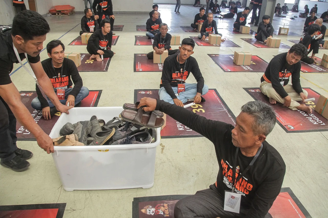 Potret Pelipatan Surat...