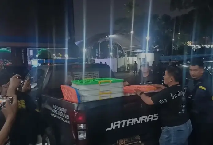 Memalukan, Pejabat dan...