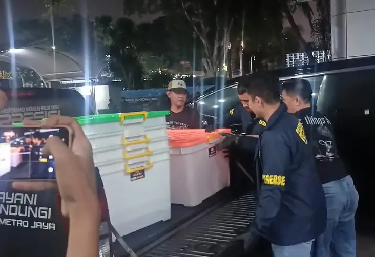 Memalukan, Pejabat dan...