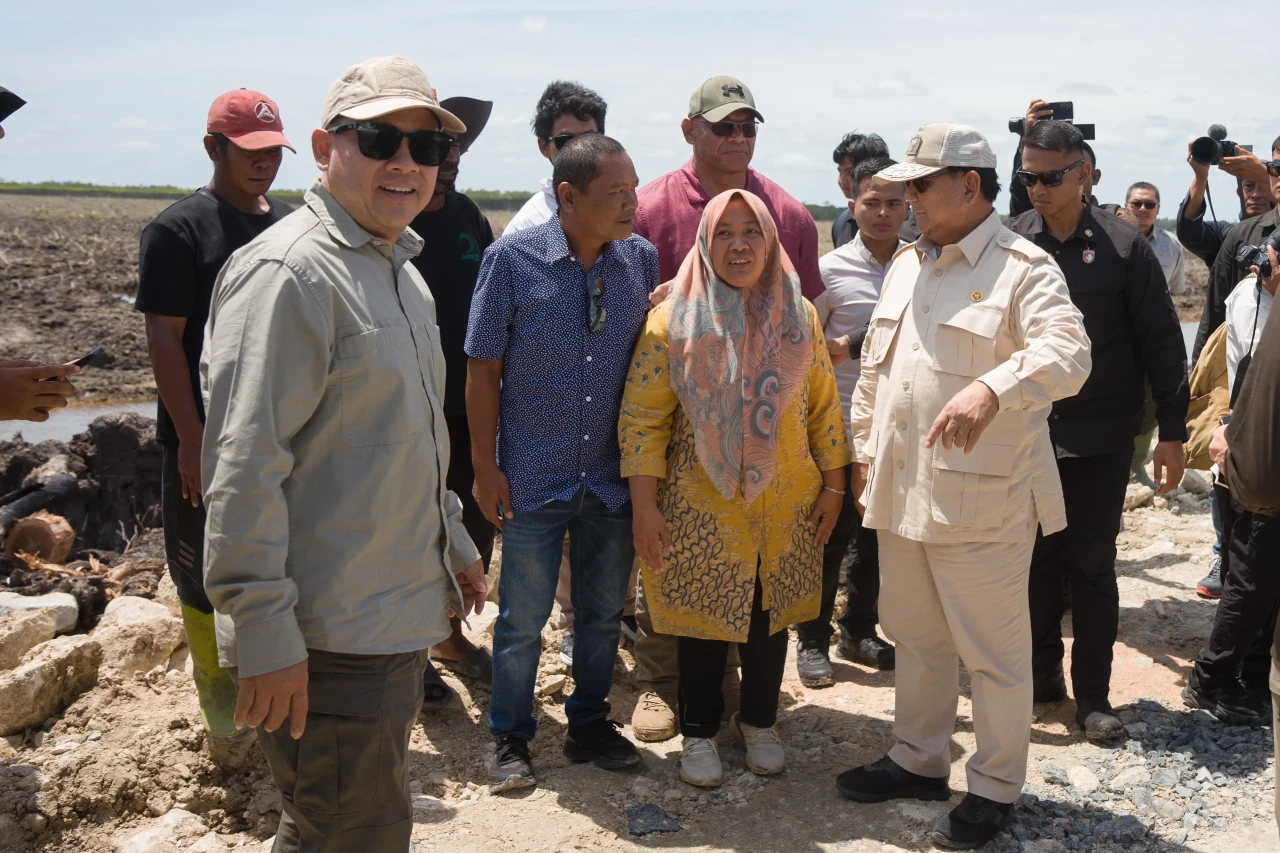 Prabowo Didampingi Haji...