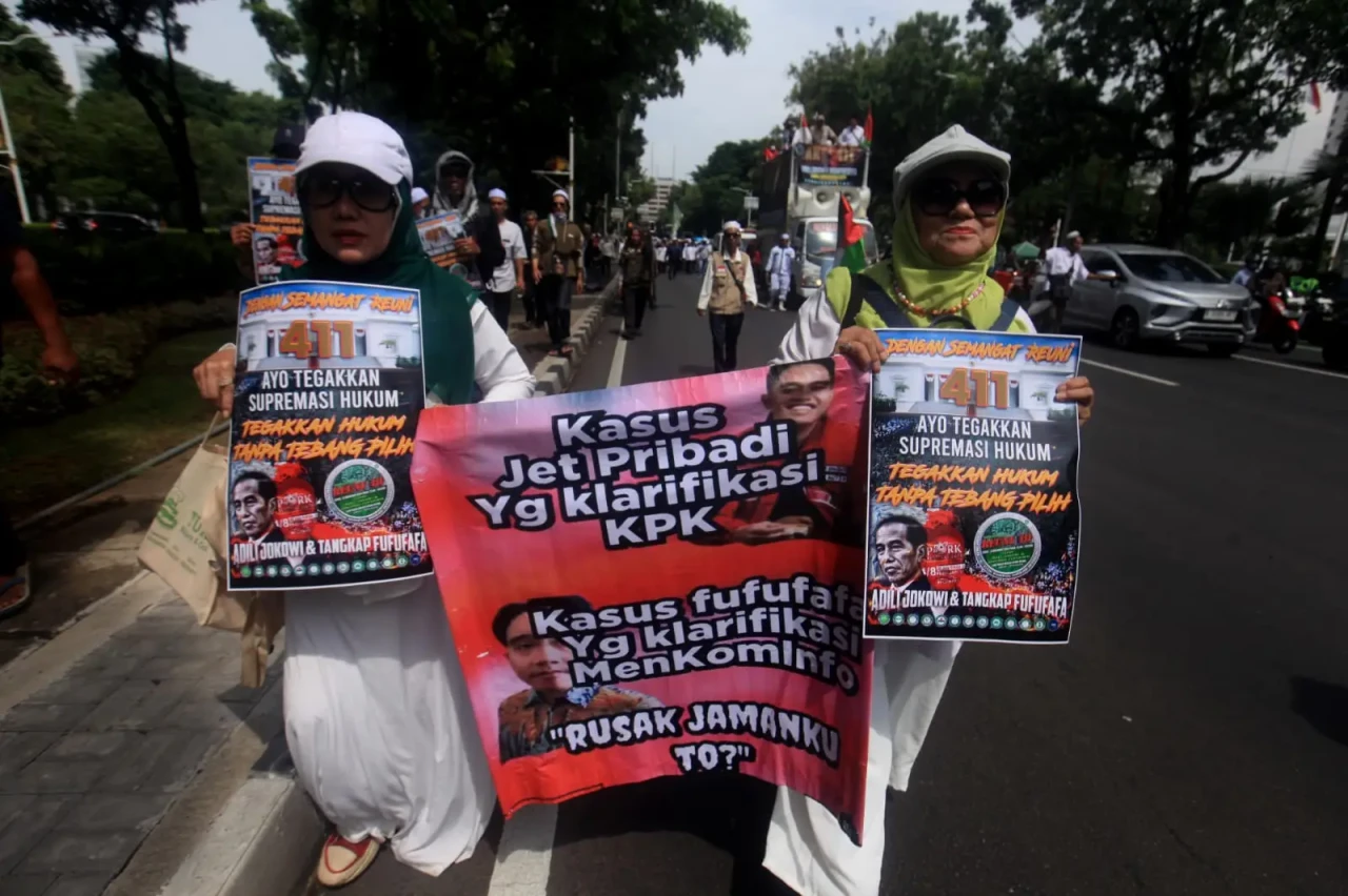 Aksi Reuni 411 Tuntut...