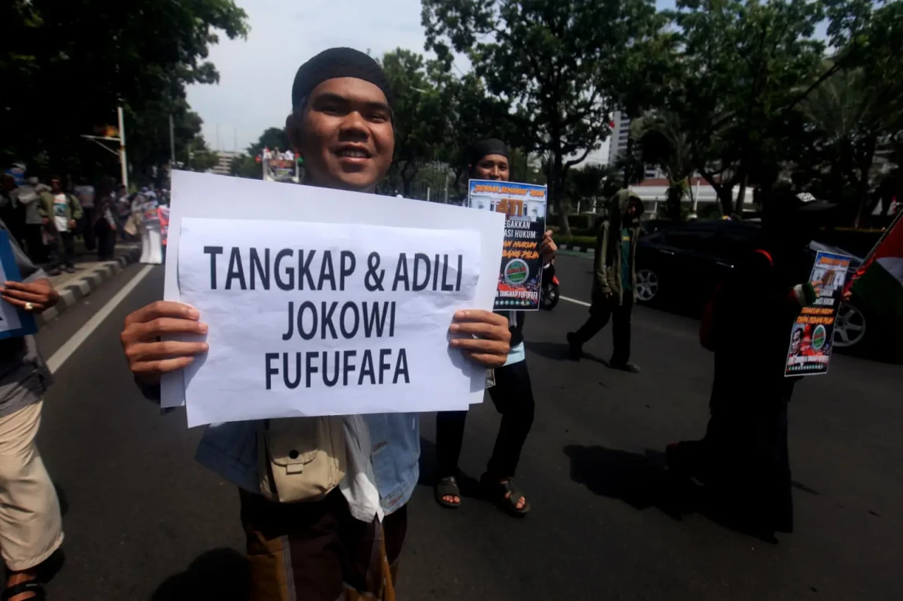 Aksi Reuni 411 Tuntut...