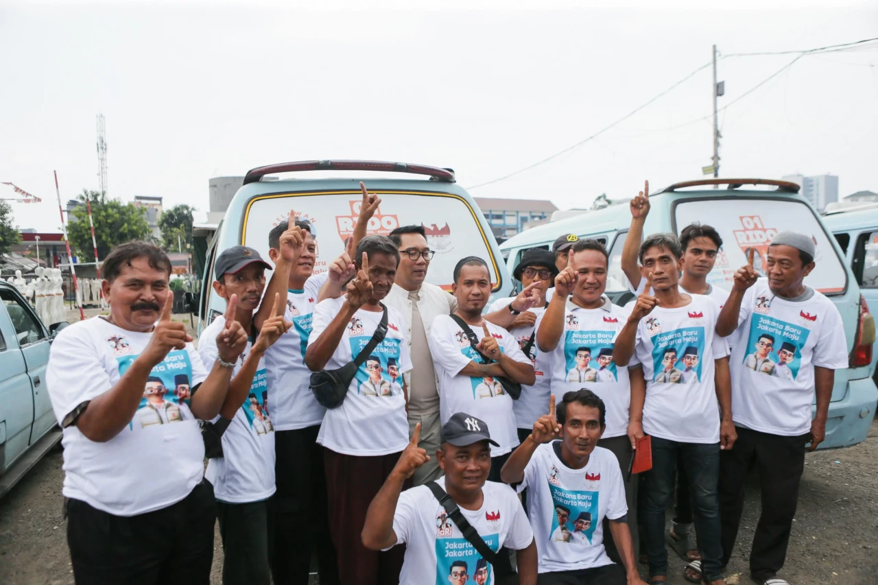Ridwan Kamil Kaji Angkot...