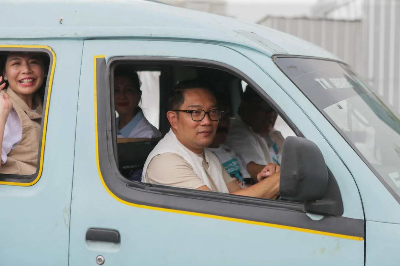 Ridwan Kamil Kaji Angkot...