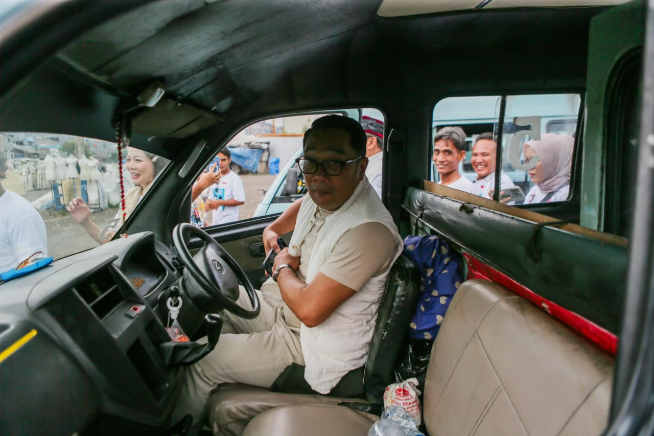 Ridwan Kamil Kaji Angkot...