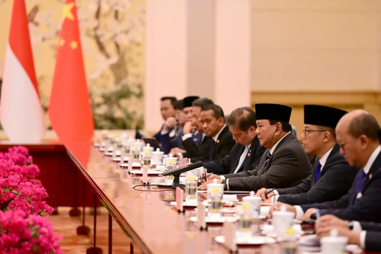 Prabowo Bertemu PM Tiongkok,...