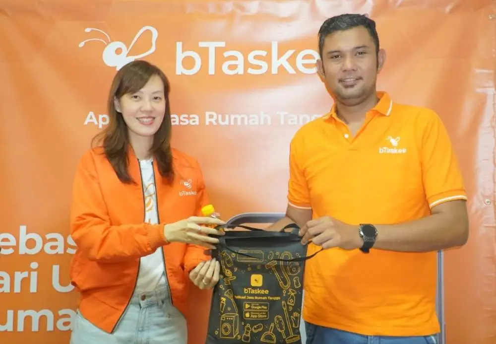 Rayakan Hari Pahlawan, bTaskee...