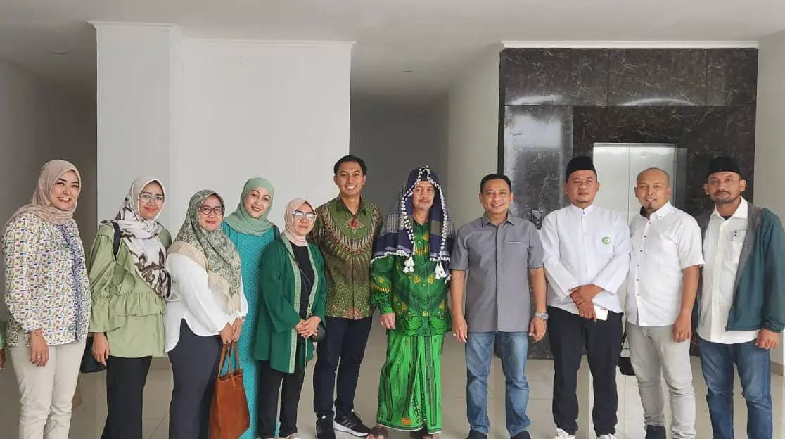 Bahas Sertifikasi Halal...
