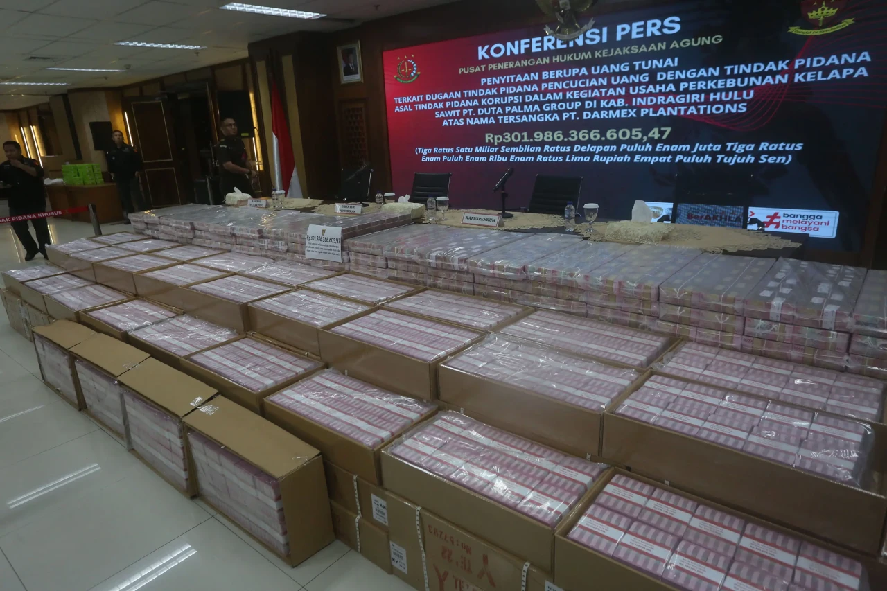 Kejagung Sita Barang...
