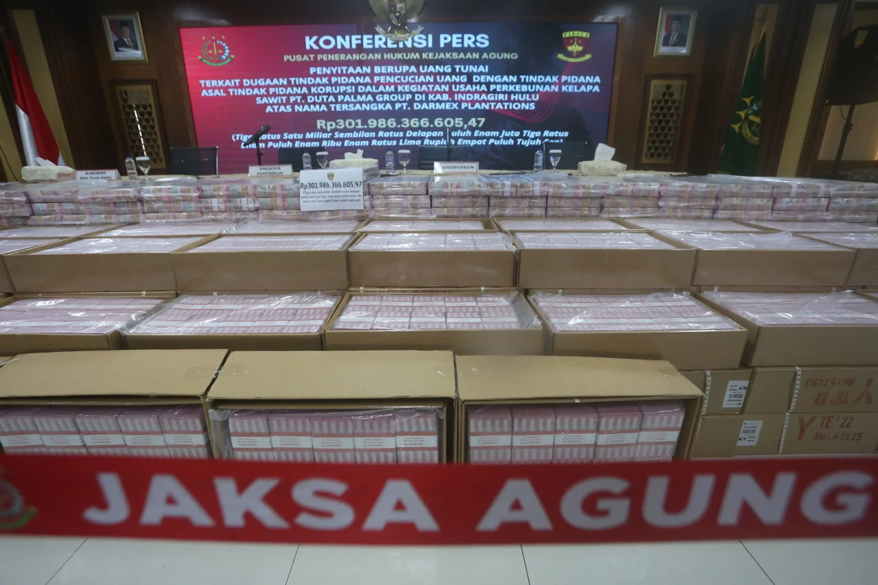 Kejagung Sita Barang...