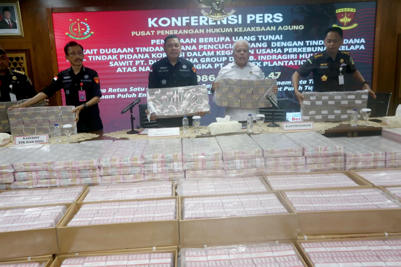 Kejagung Sita Barang...