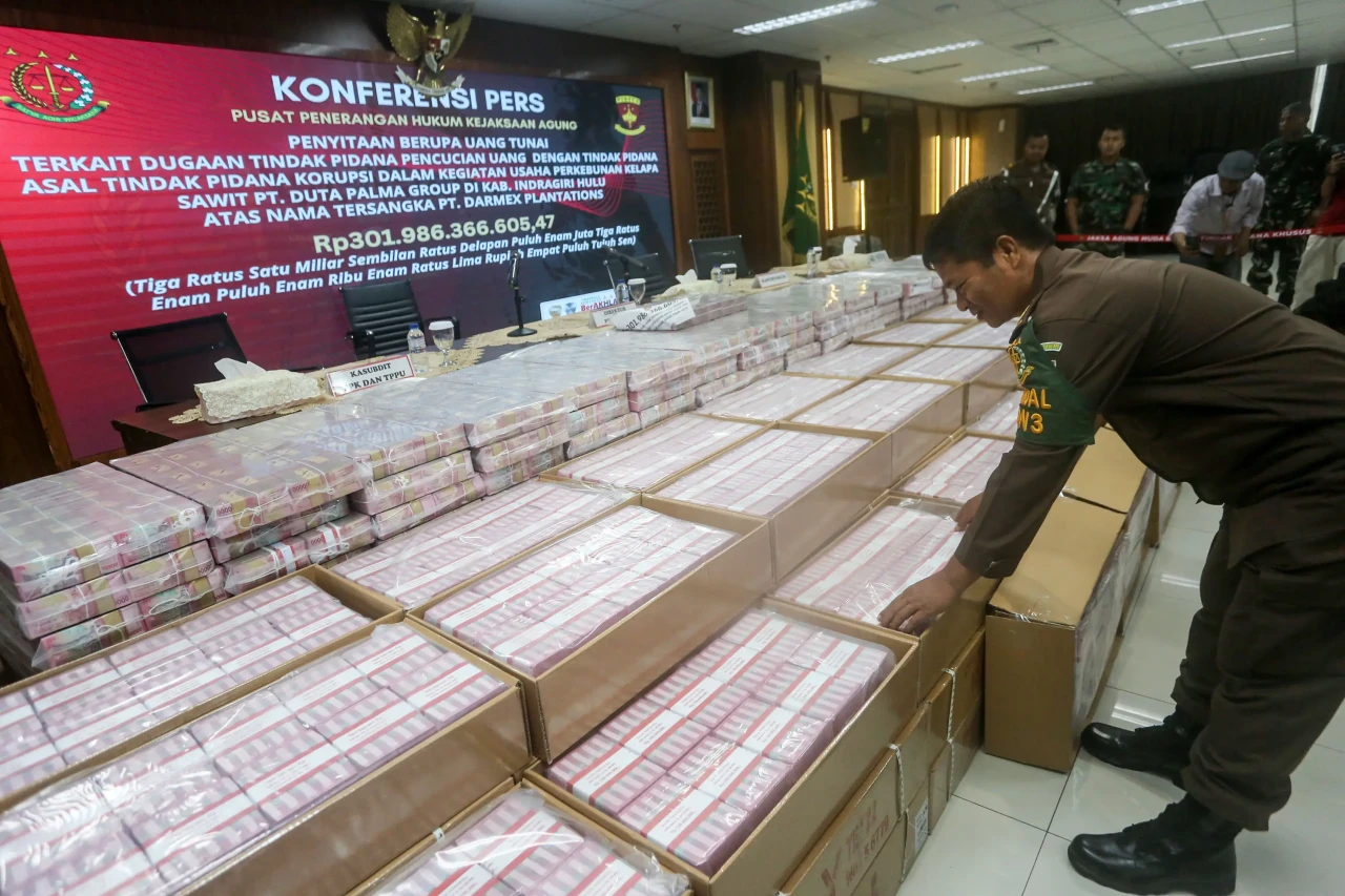 Kejagung Sita Barang...