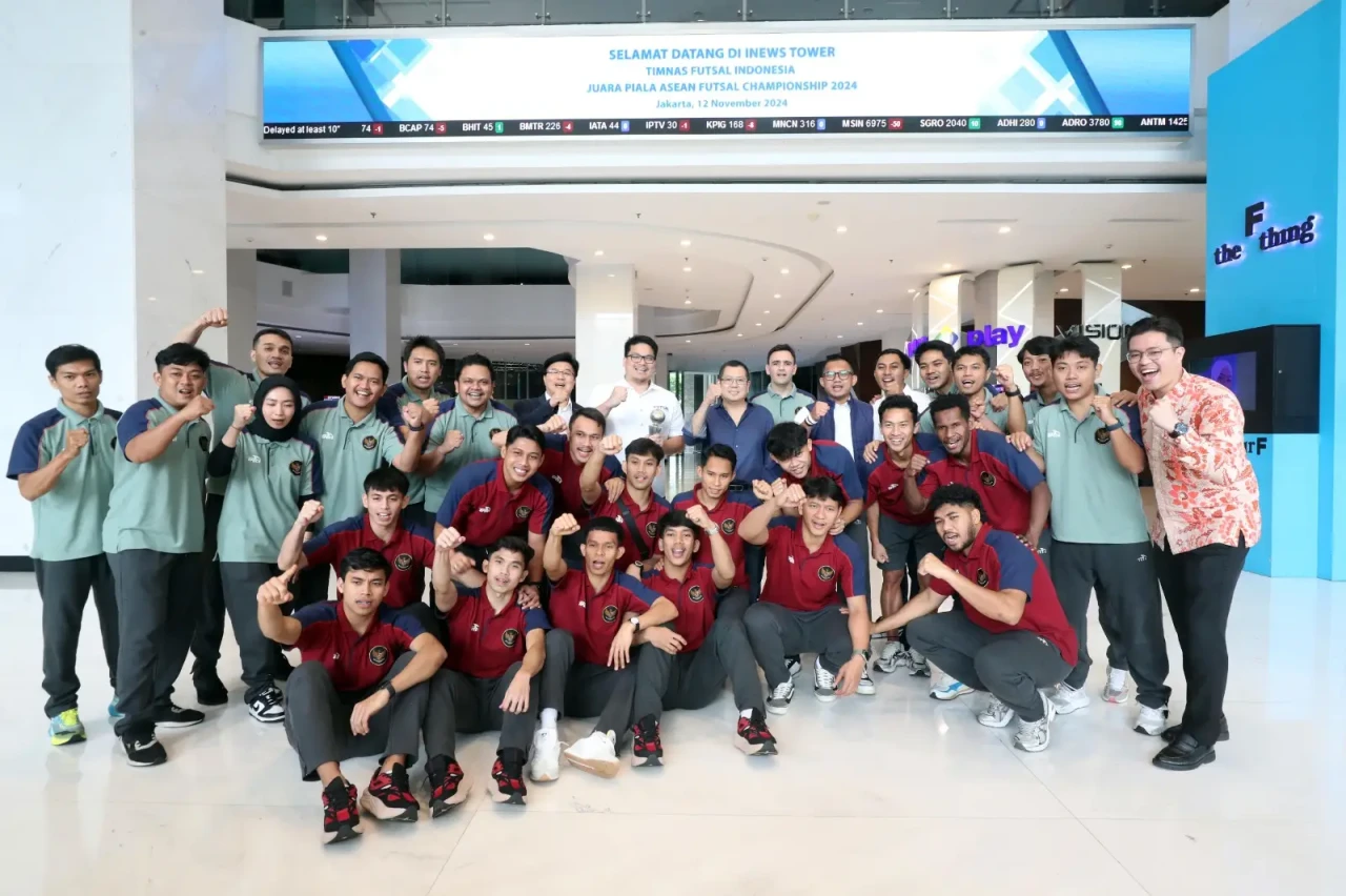 Hary Tanoesoedibjo Sambut...