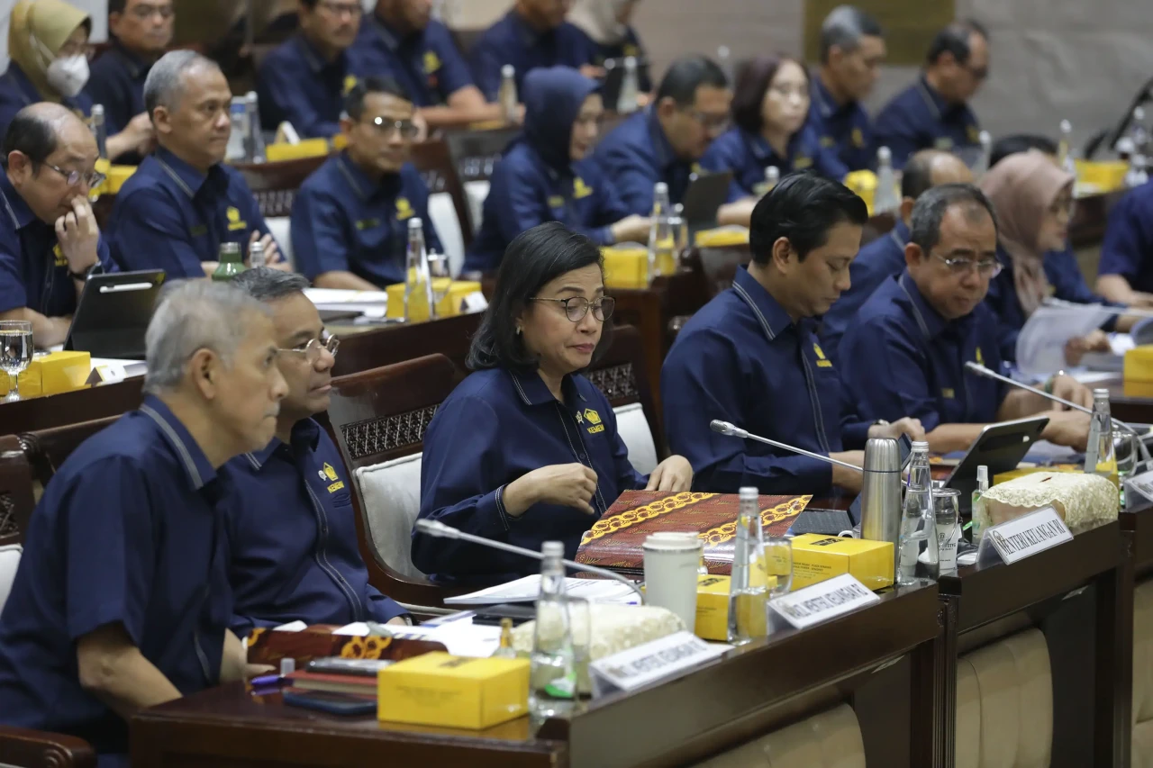 Raker Komisi XI DPR...