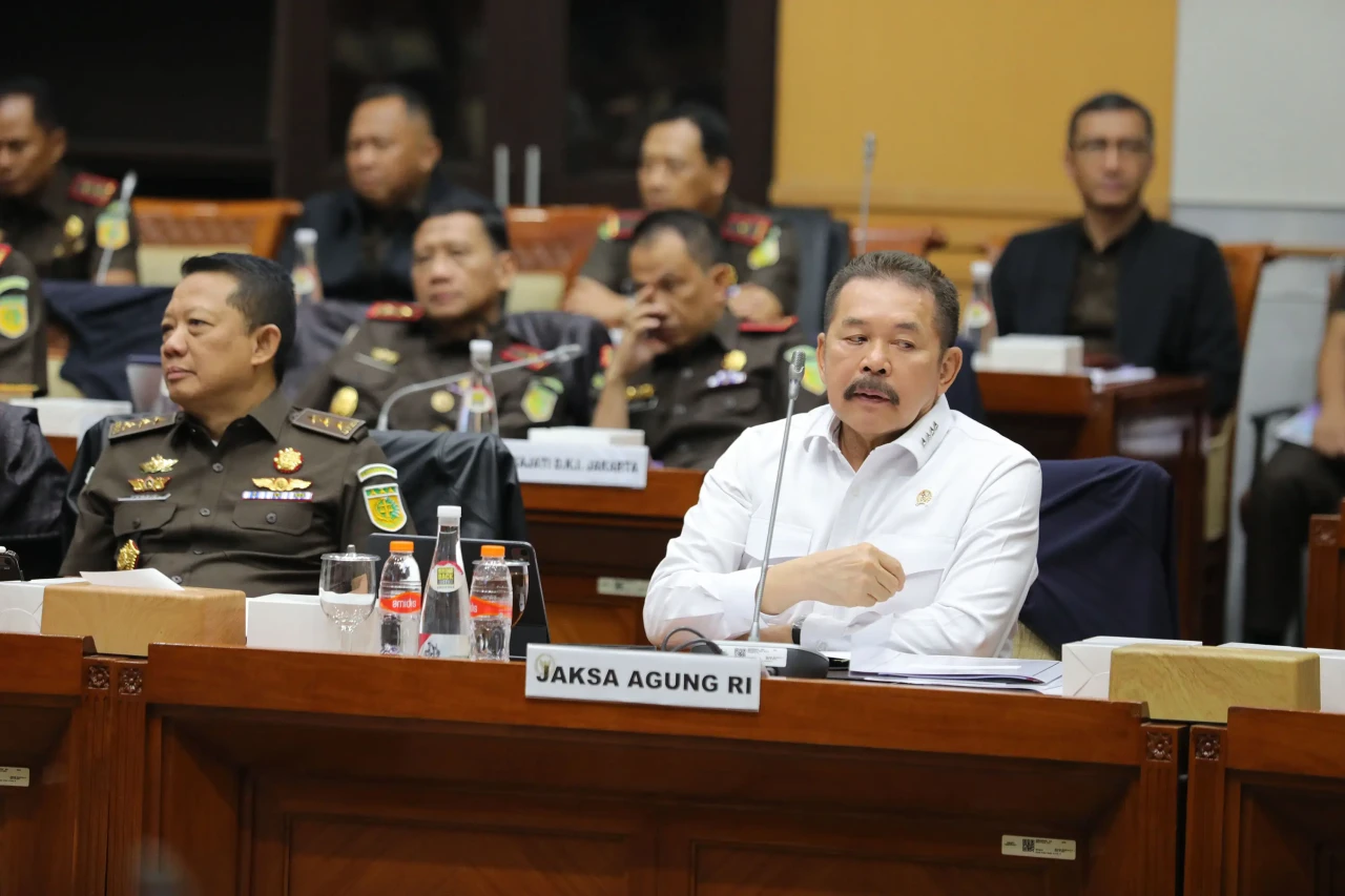 Raker Komisi III DPR...