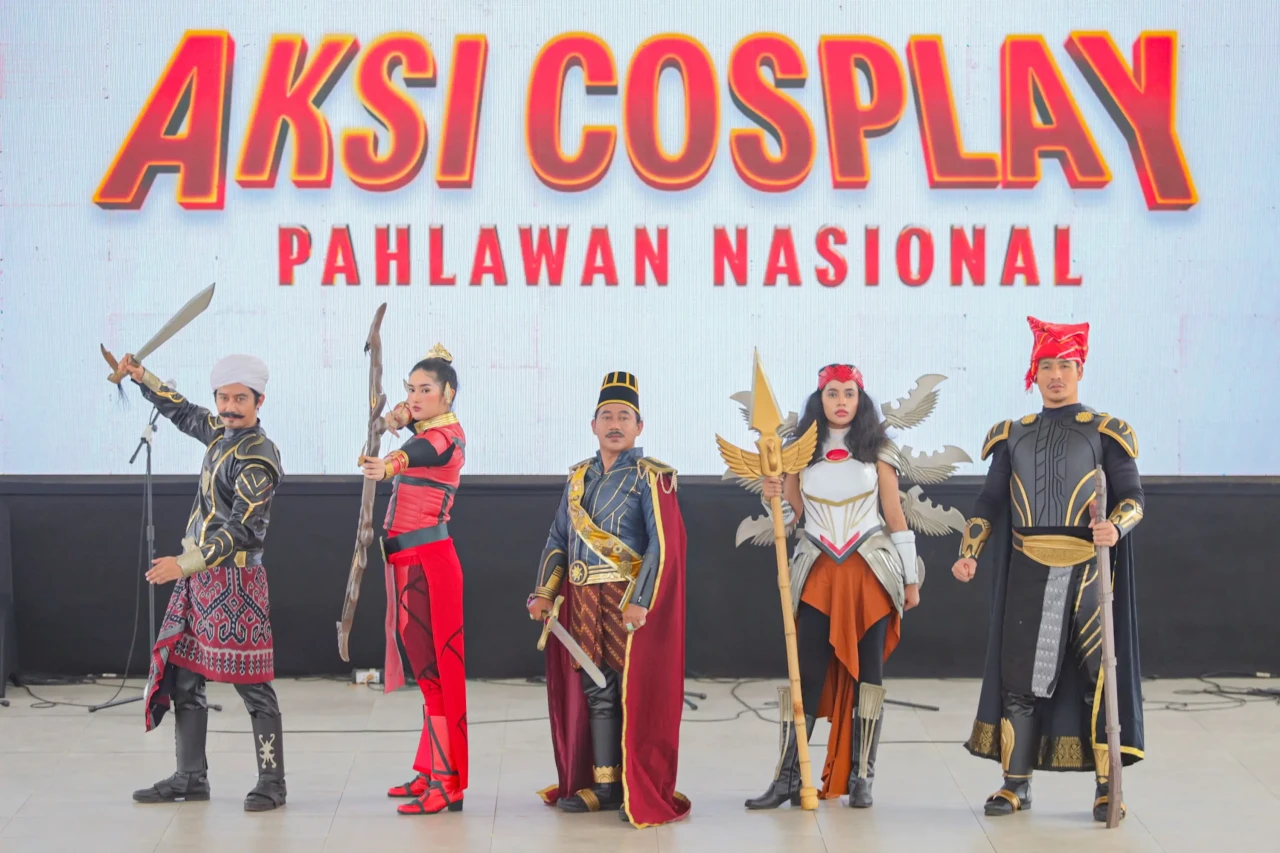 Aksi Cosplay Peringati...
