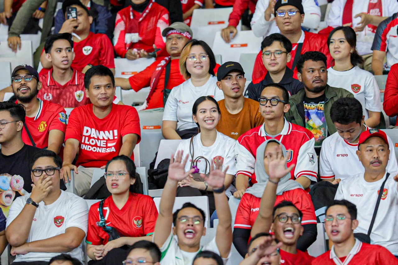 Potret Ribuan Suporter...