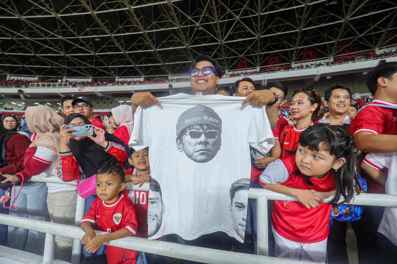 Potret Ribuan Suporter...