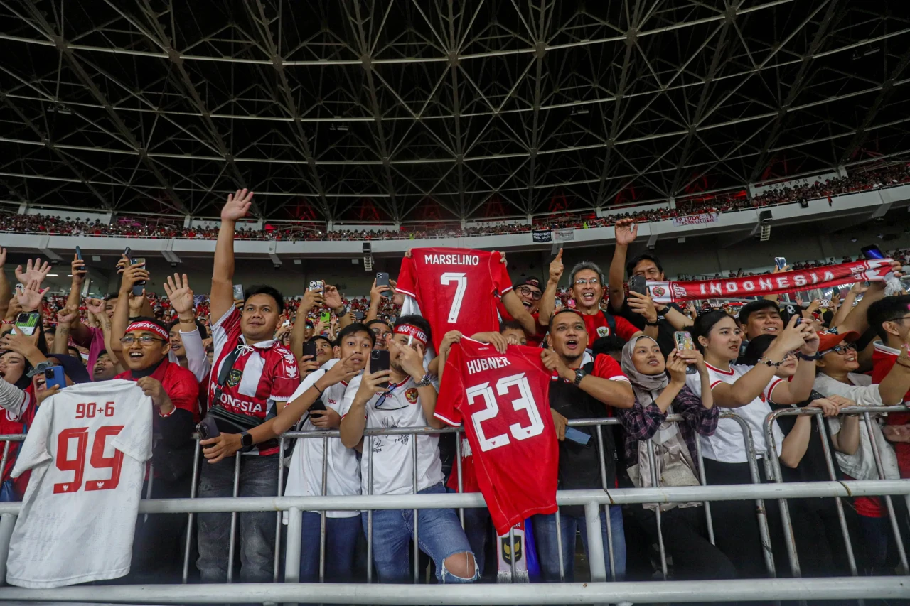 Potret Ribuan Suporter...