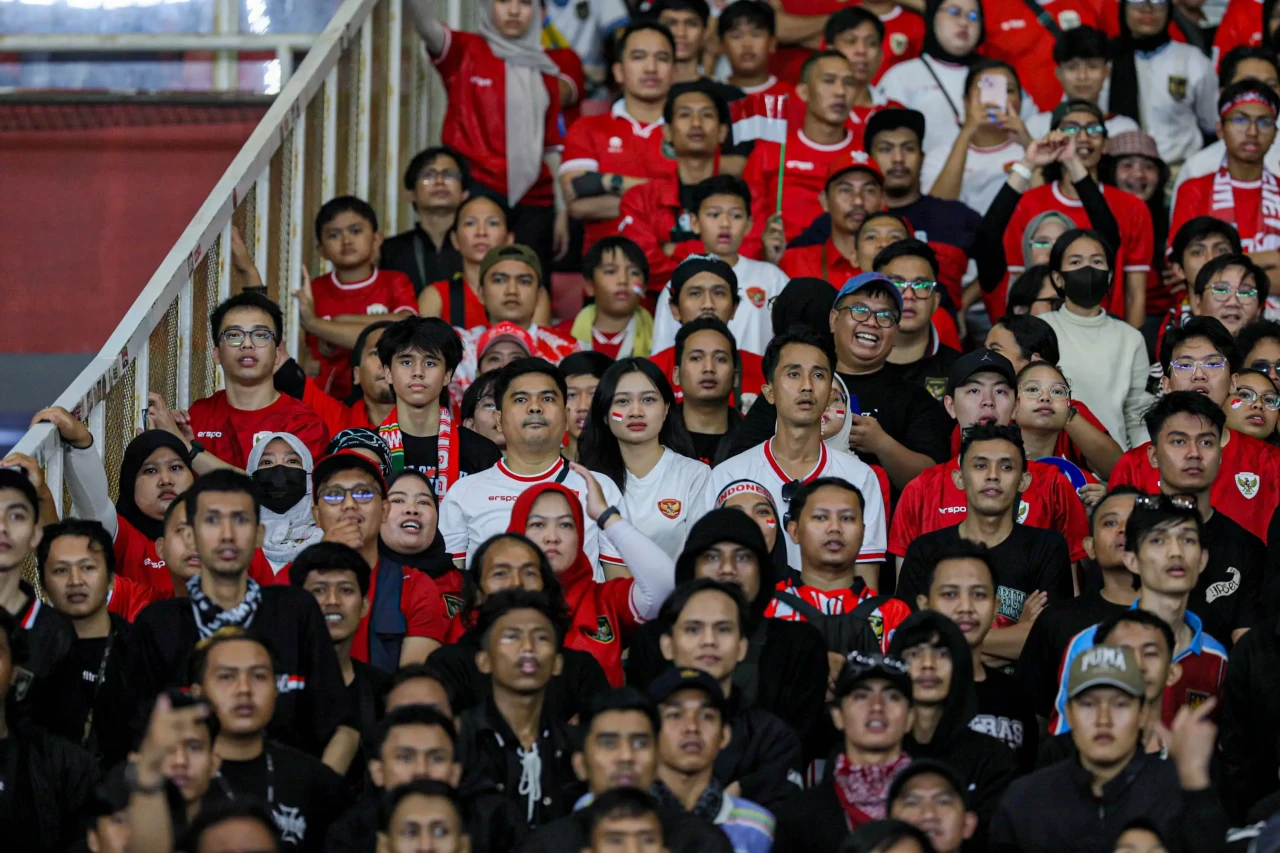 Potret Ribuan Suporter...