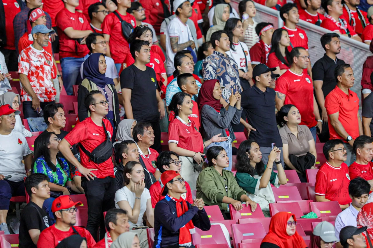 Potret Ribuan Suporter...