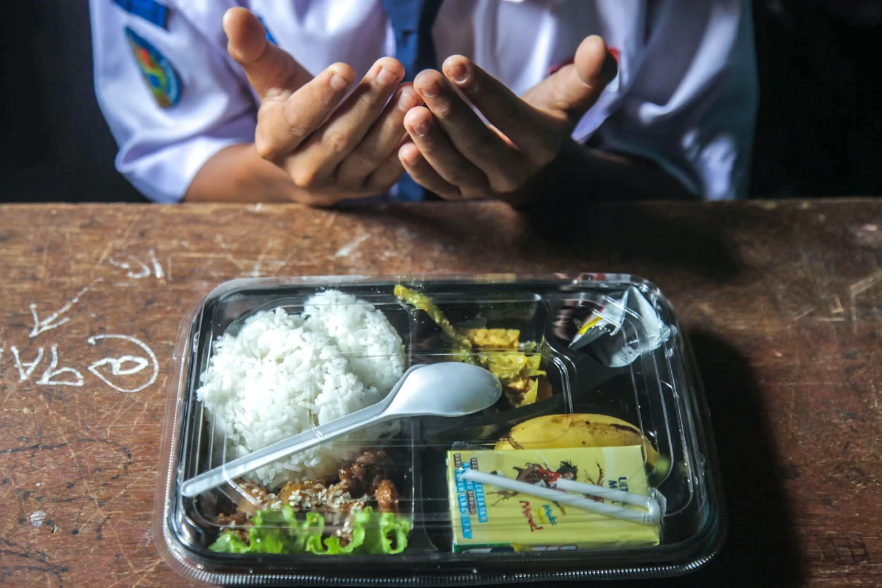 Potret Simulasi Makan...