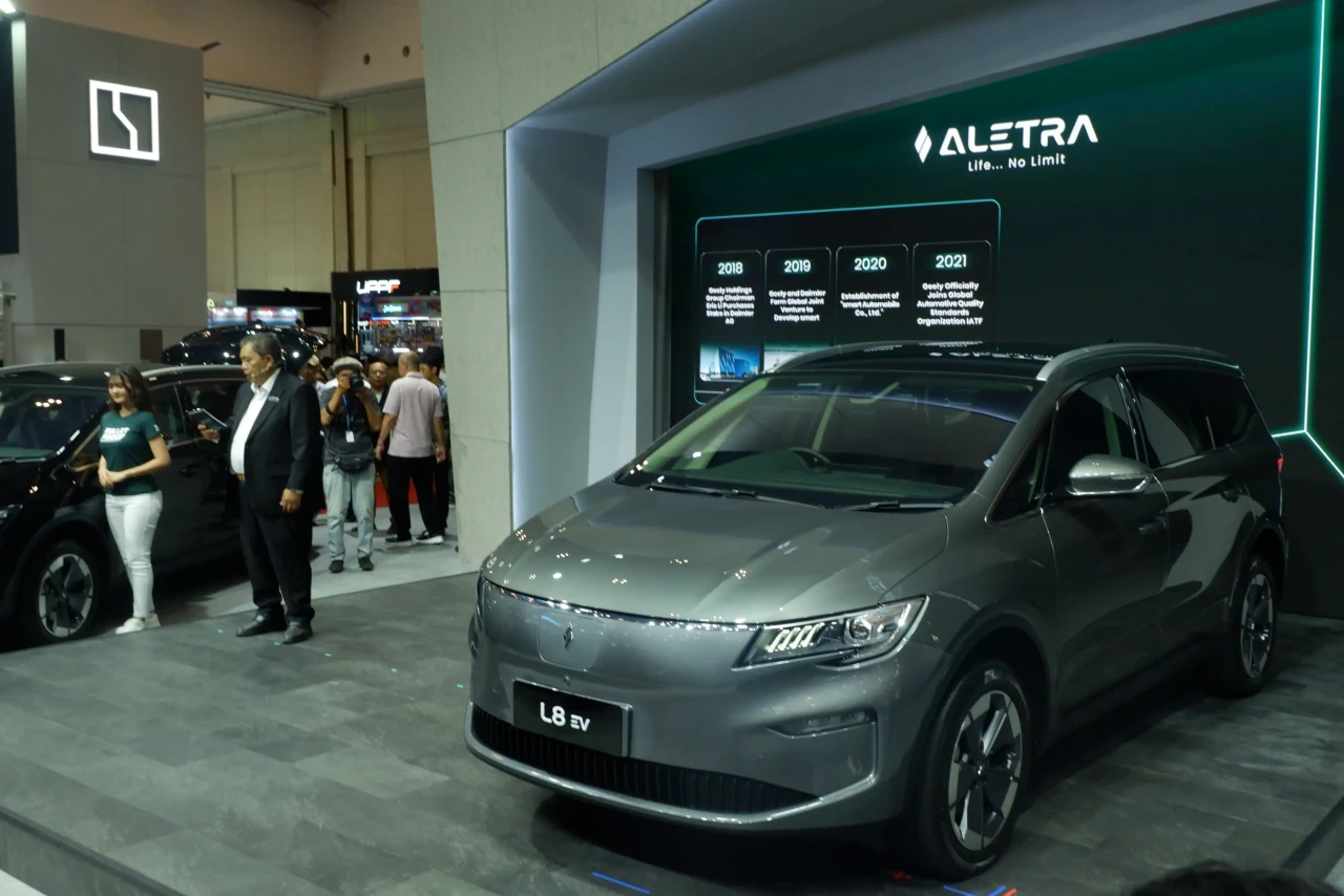 Peluncuran Mobil Listrik...