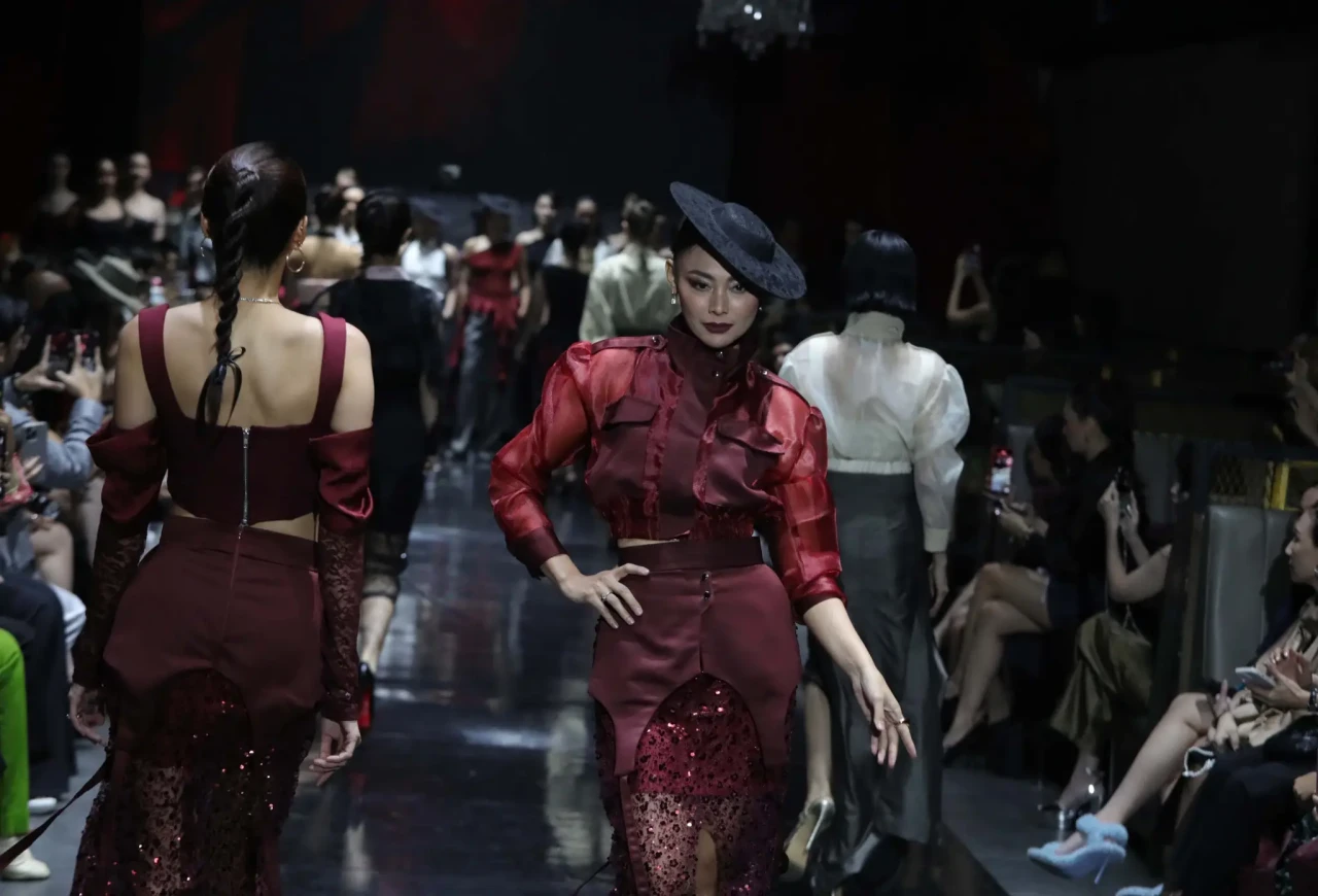 Fashion Show Rayakan...