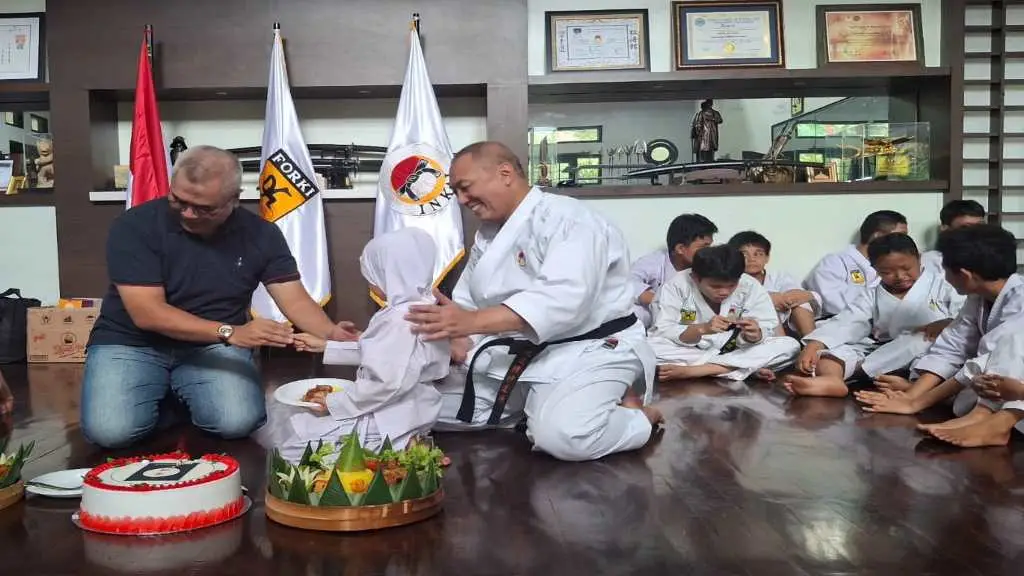 Ketua Umum INKAI Hadiri...