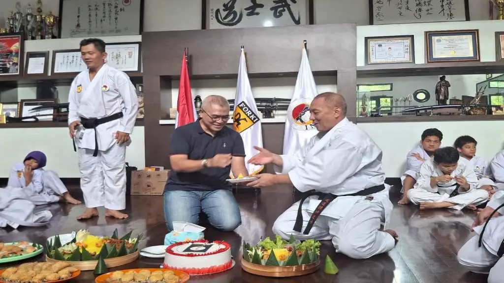 Ketua Umum INKAI Hadiri...
