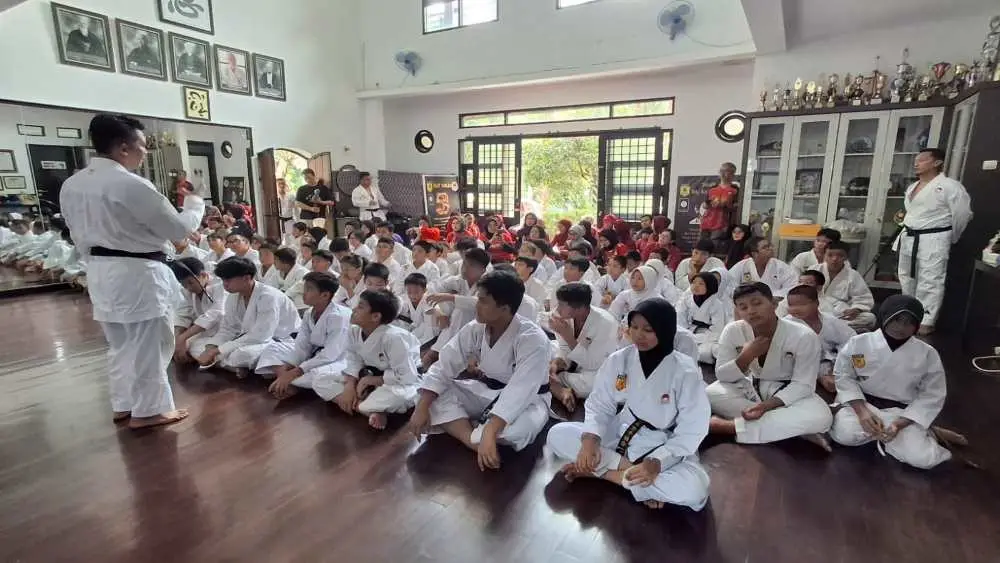 Ketua Umum INKAI Hadiri...