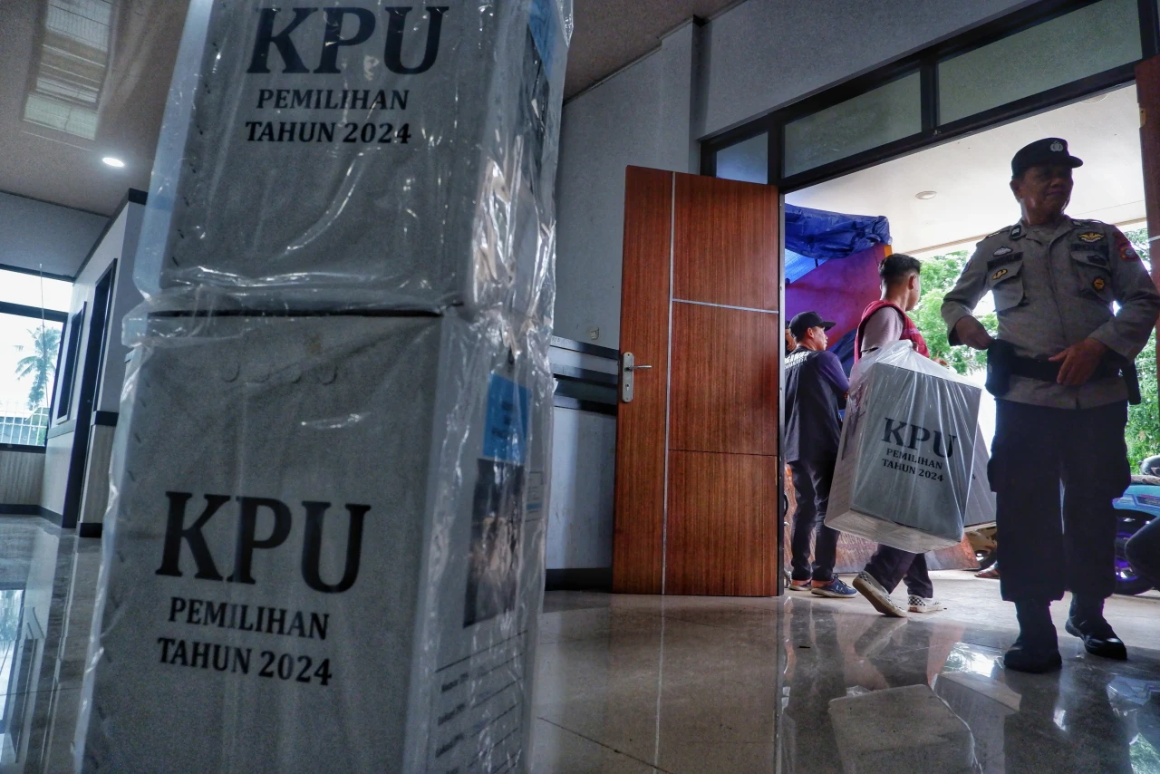 Distribusi Kotak Suara...