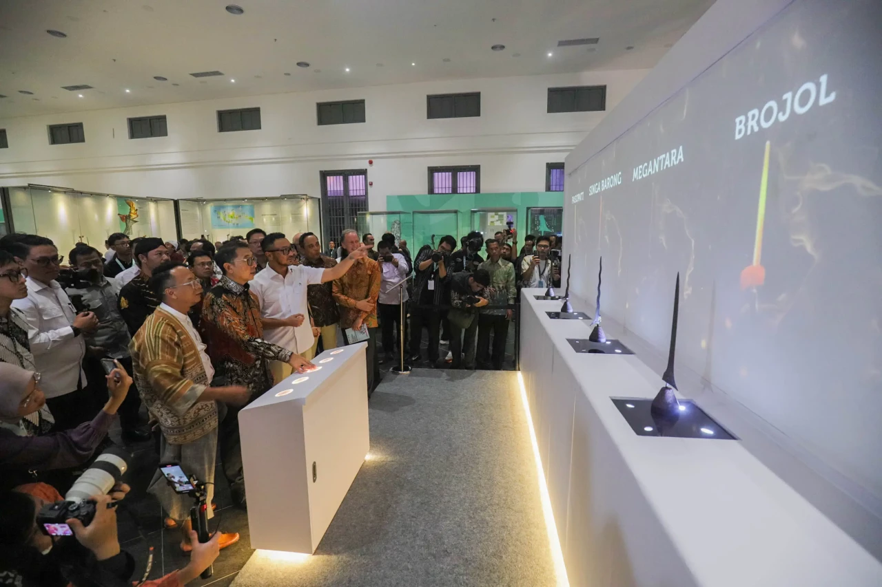 Melihat Pameran Pesona...