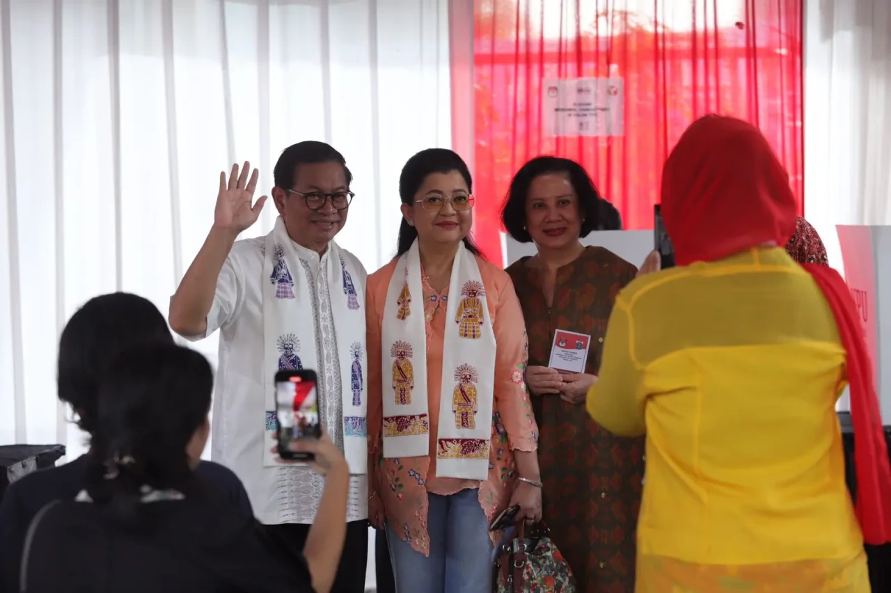 Didampingi Istri dan...
