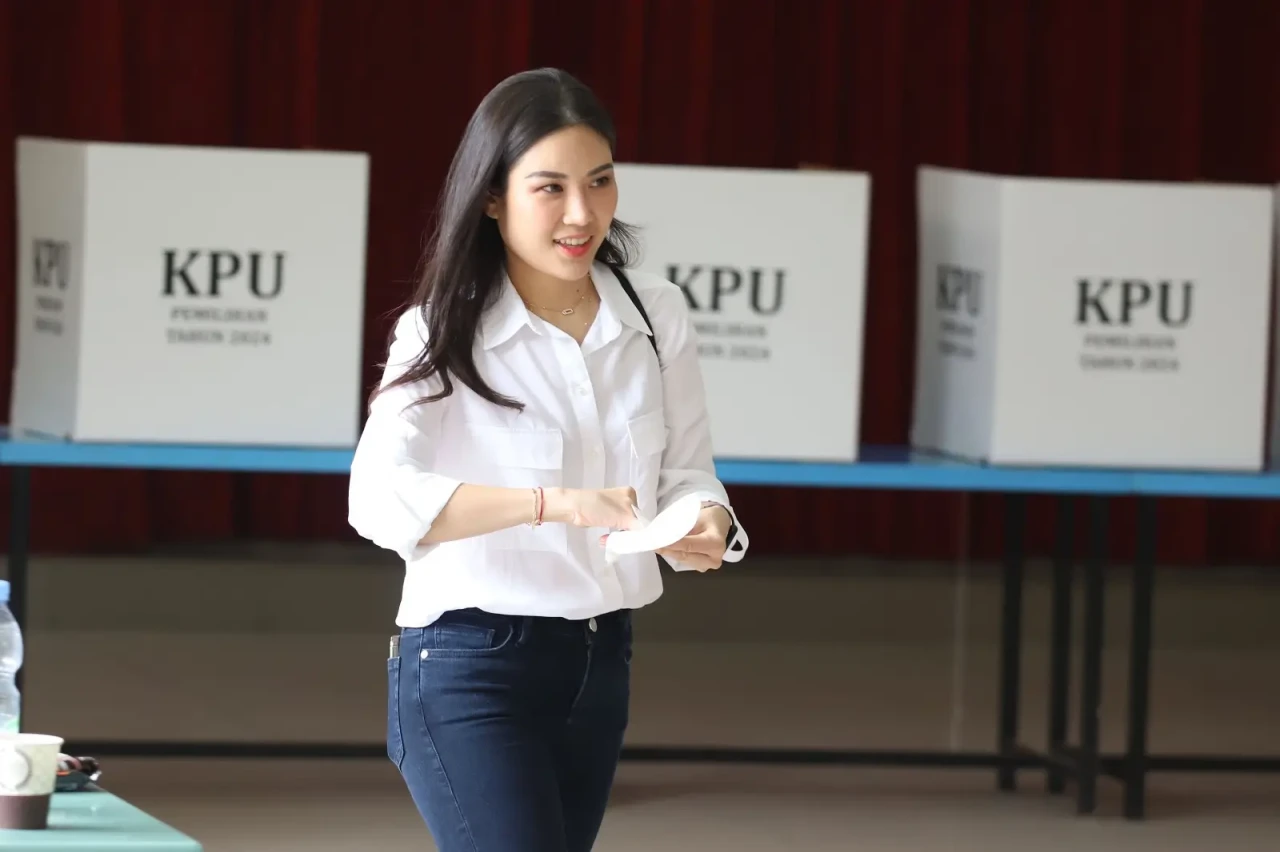 Ketum Perindo Angela...