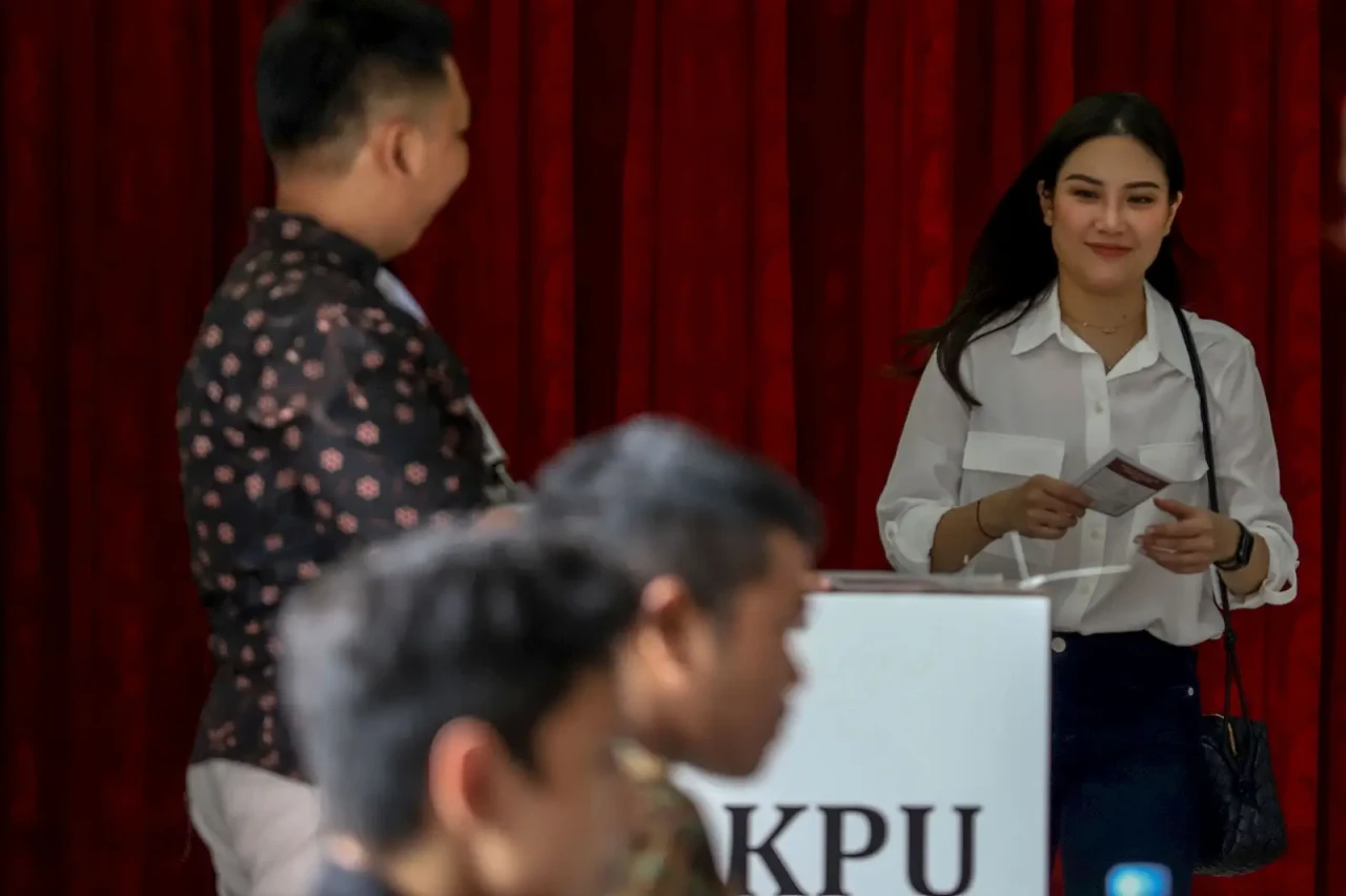 Ketum Perindo Angela...