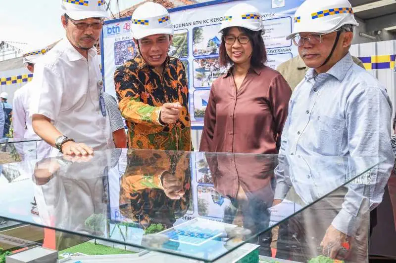 Berikan Pelayanan Terbaik,...