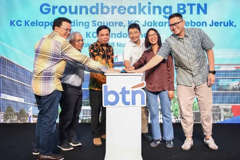 Berikan Pelayanan Terbaik,...