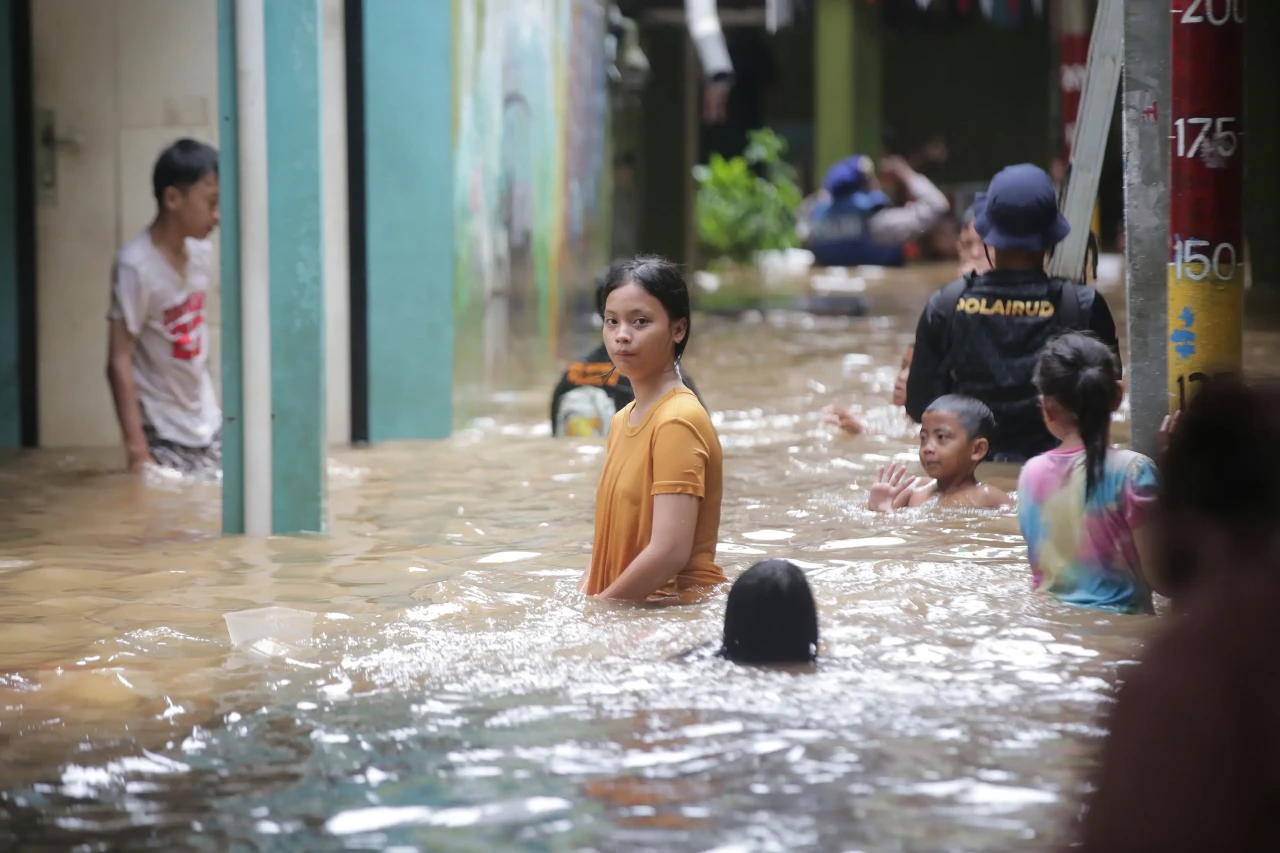 Luapan Kali Ciliwung...