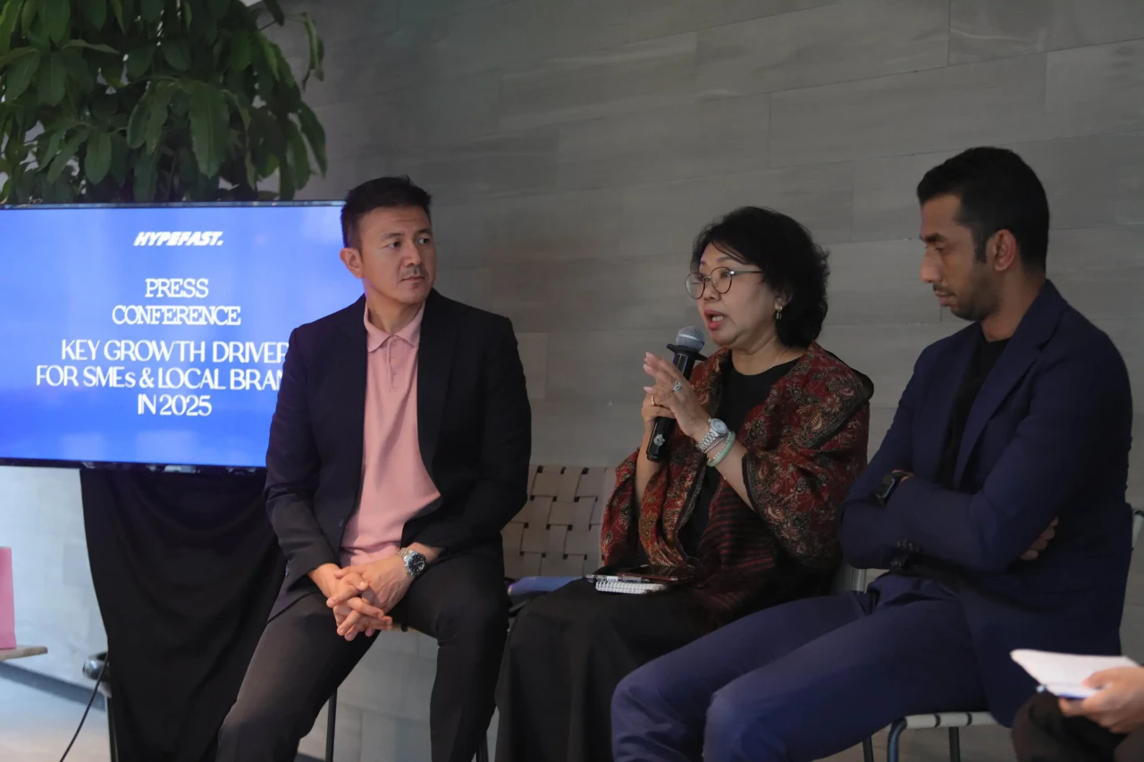 Diskusi Membangun Strategi...