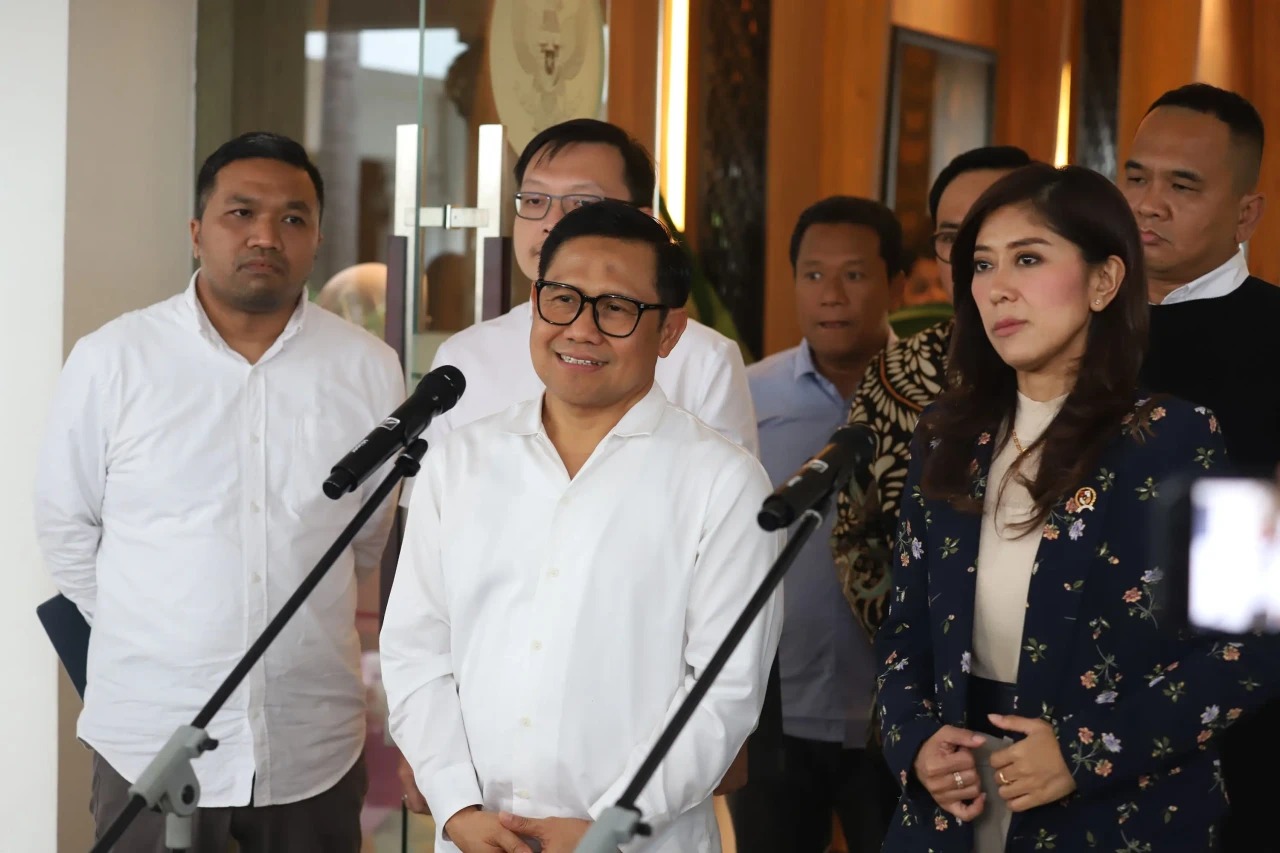 Menteri Kabinet Merah...