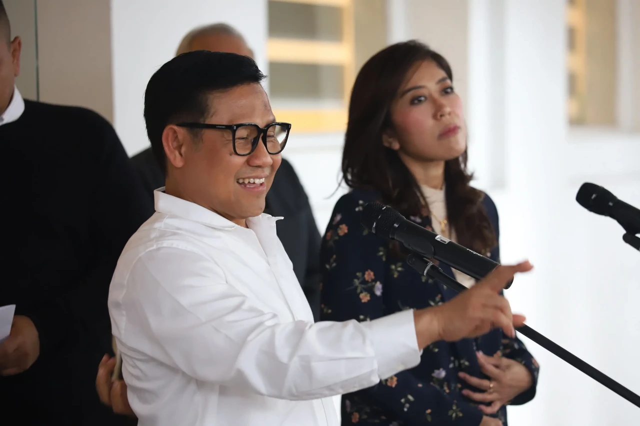 Menteri Kabinet Merah...