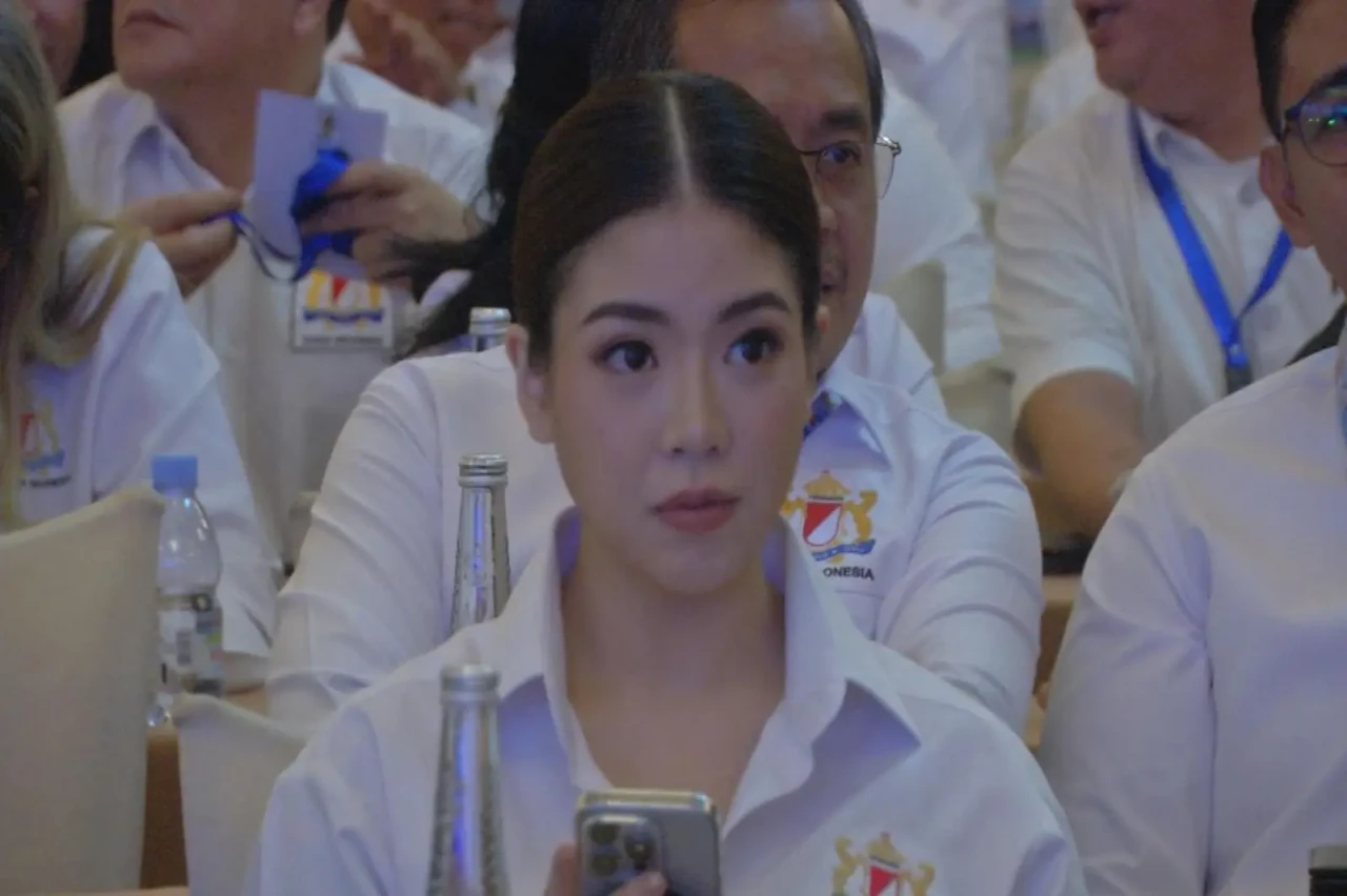 Clarissa Tanoesoedibjo...