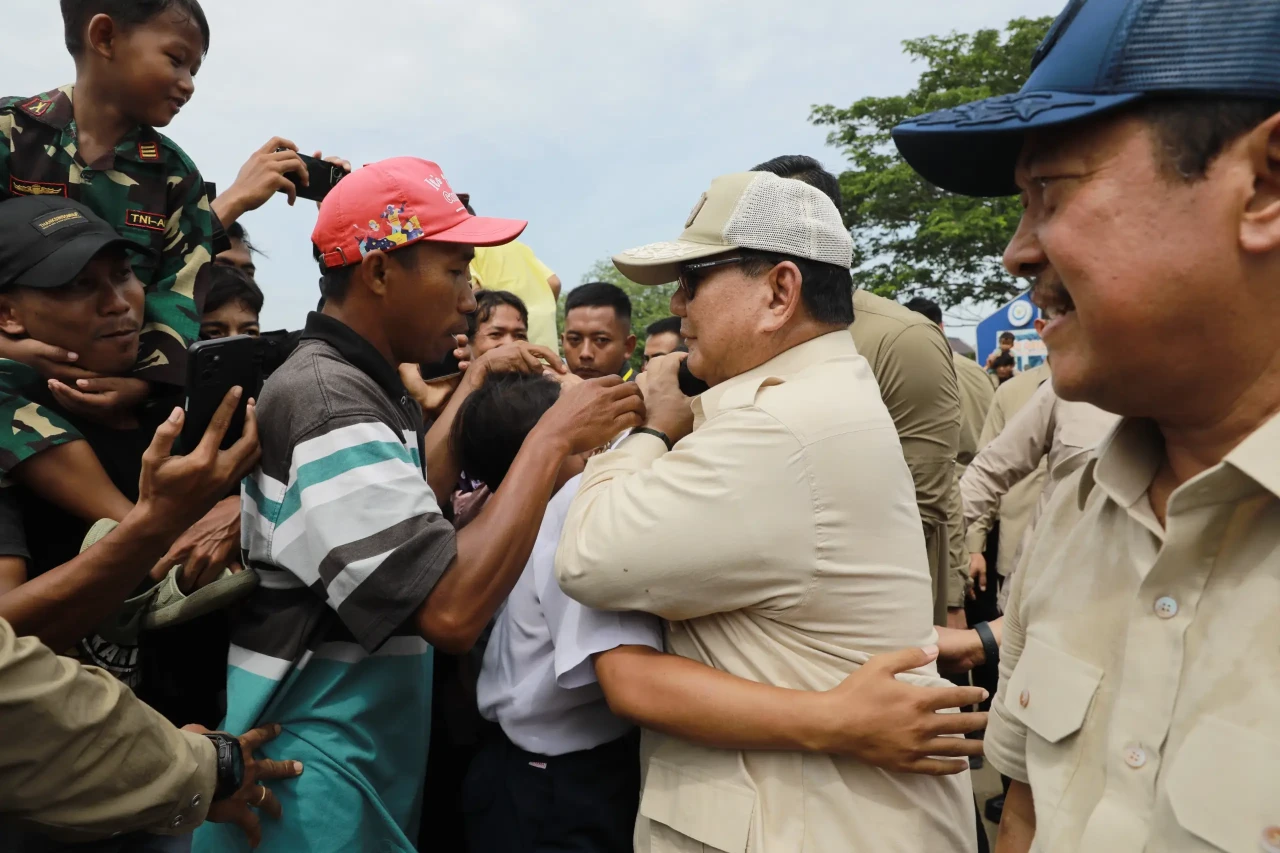 Prabowo Sapa Hangat...