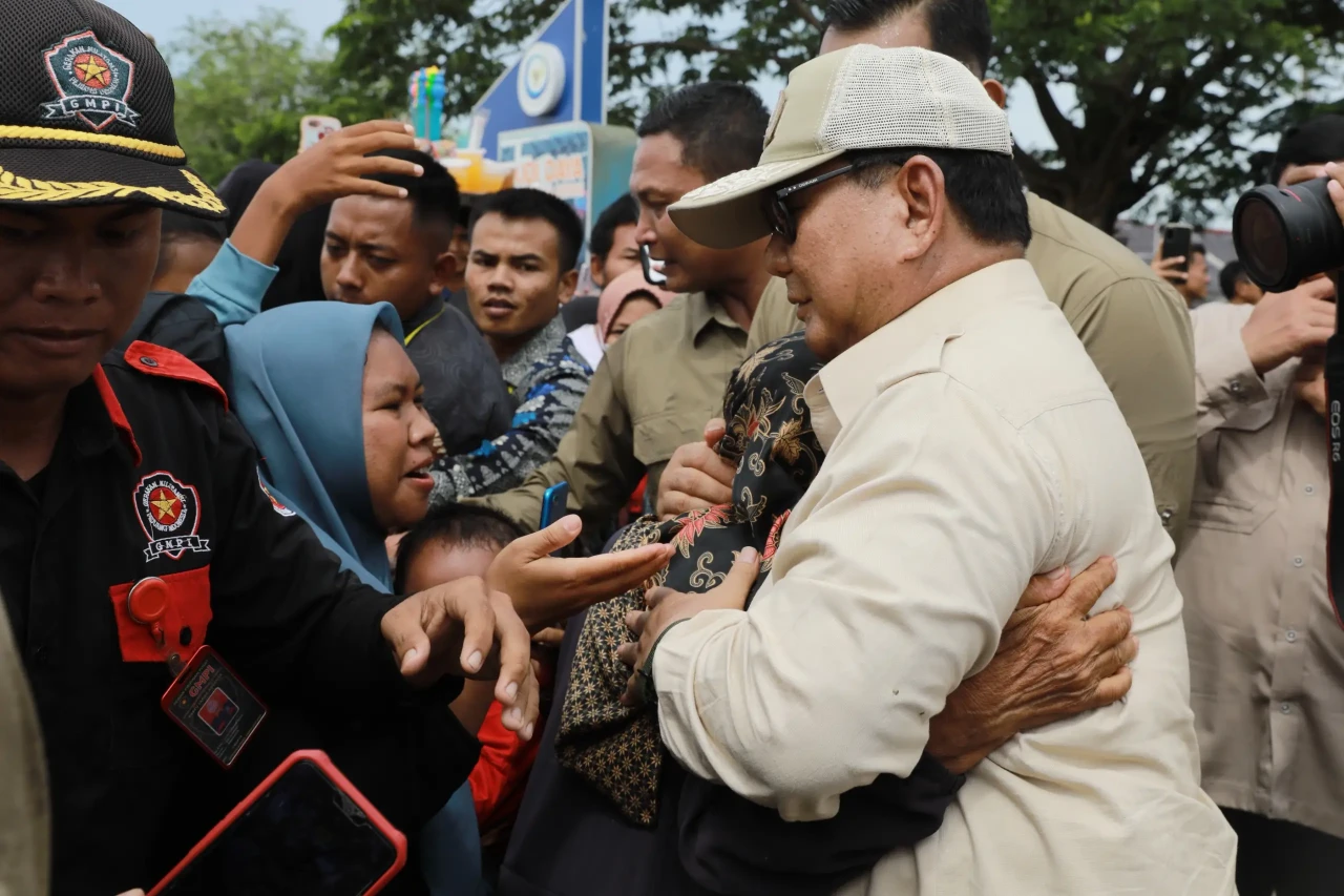Prabowo Sapa Hangat...